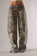 Men’s Camo Cargo Pants with Utility Pockets and Relaxed Fit 0