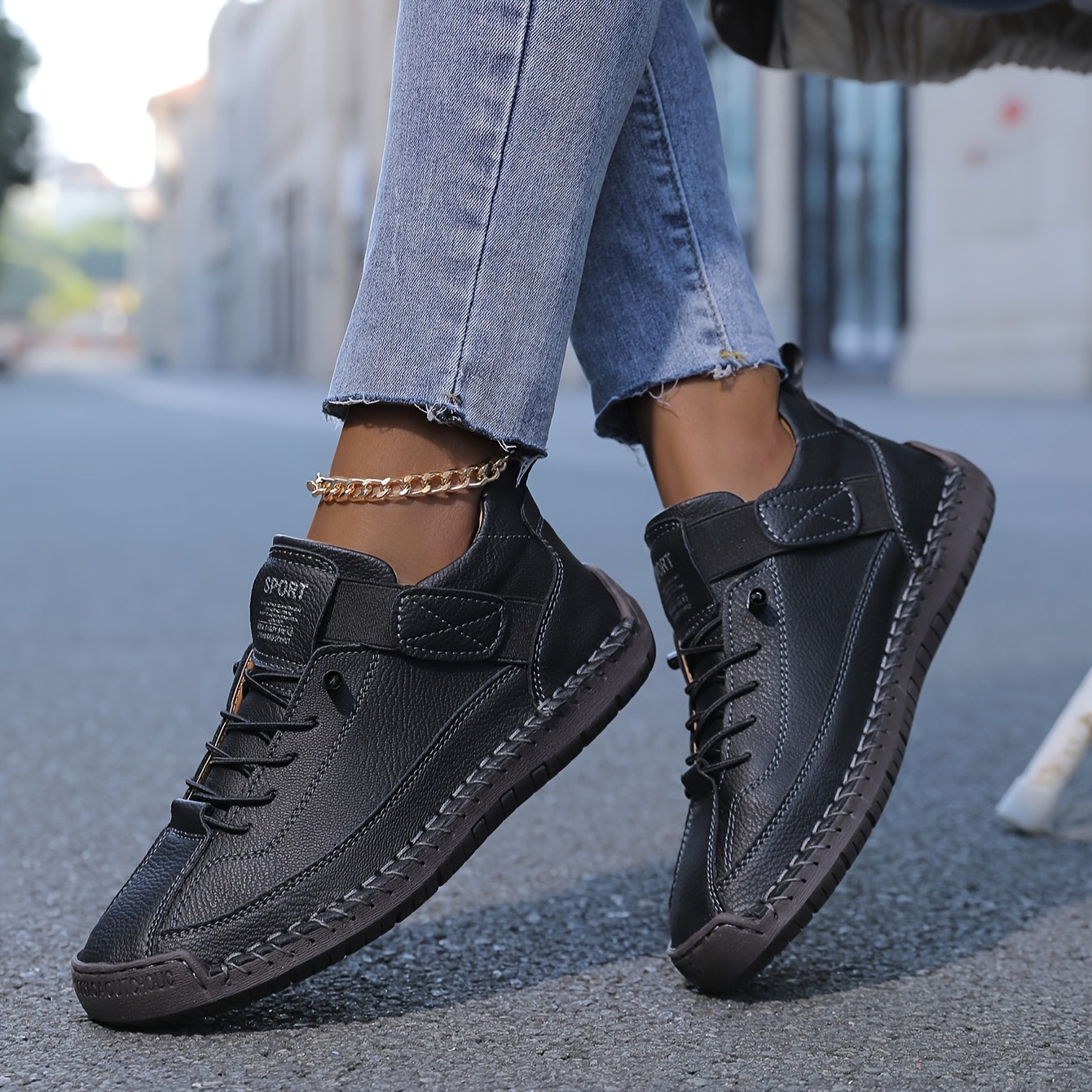 Women's Cushioned Low-Top Sneakers with Textured Sole 3
