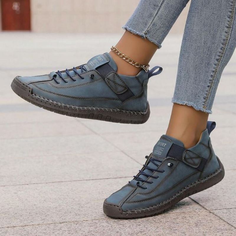 Women's Cushioned Low-Top Sneakers with Textured Sole 8