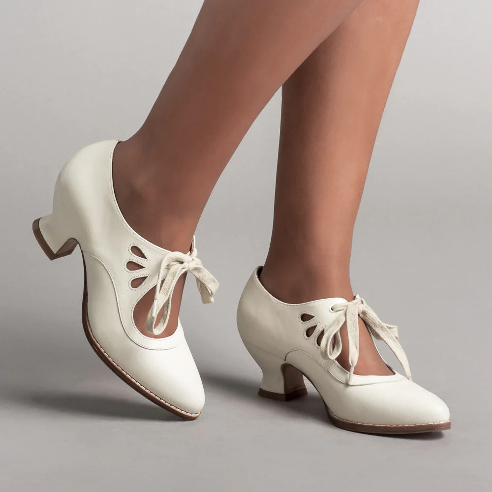 Women's Cut-Out Heeled Shoes with Ribbon Laces 4