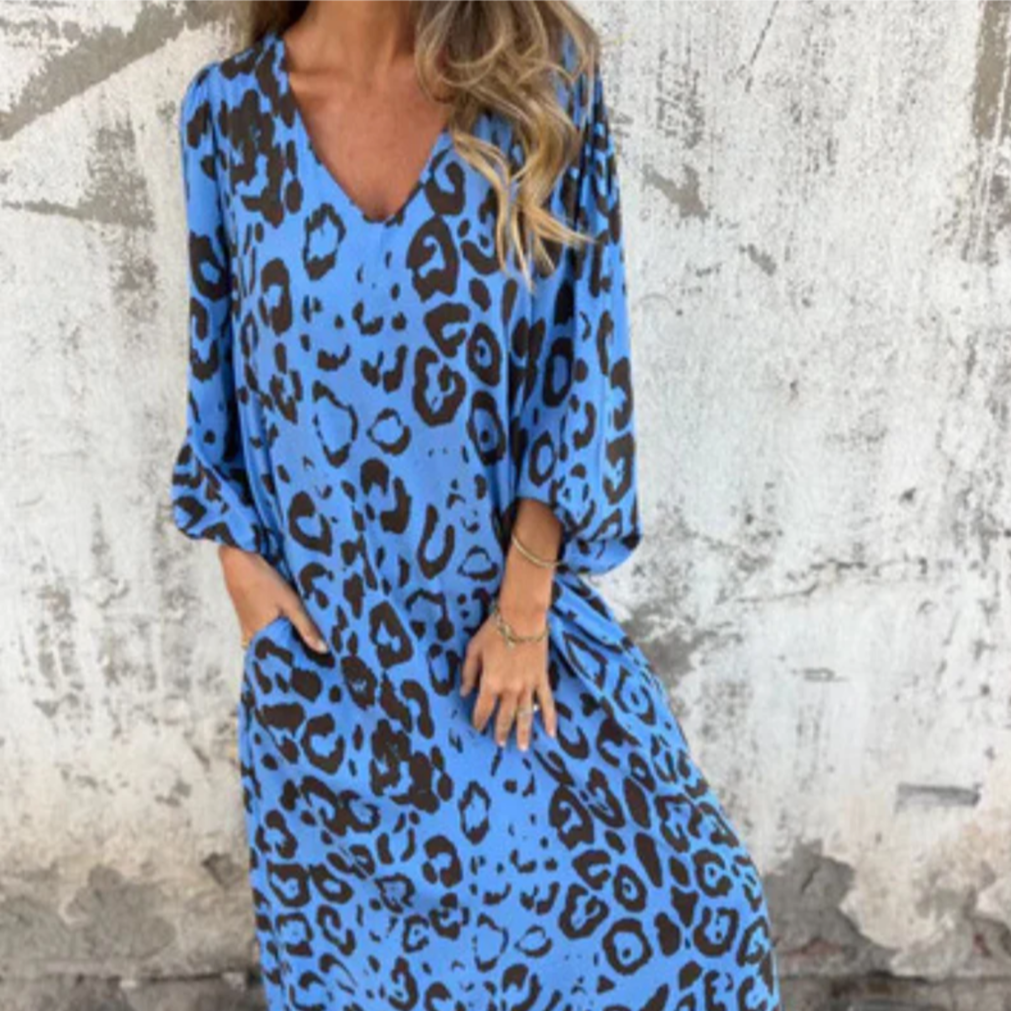 Women's Long Sleeve V-Neck Flowing Midi Dress with Print 5