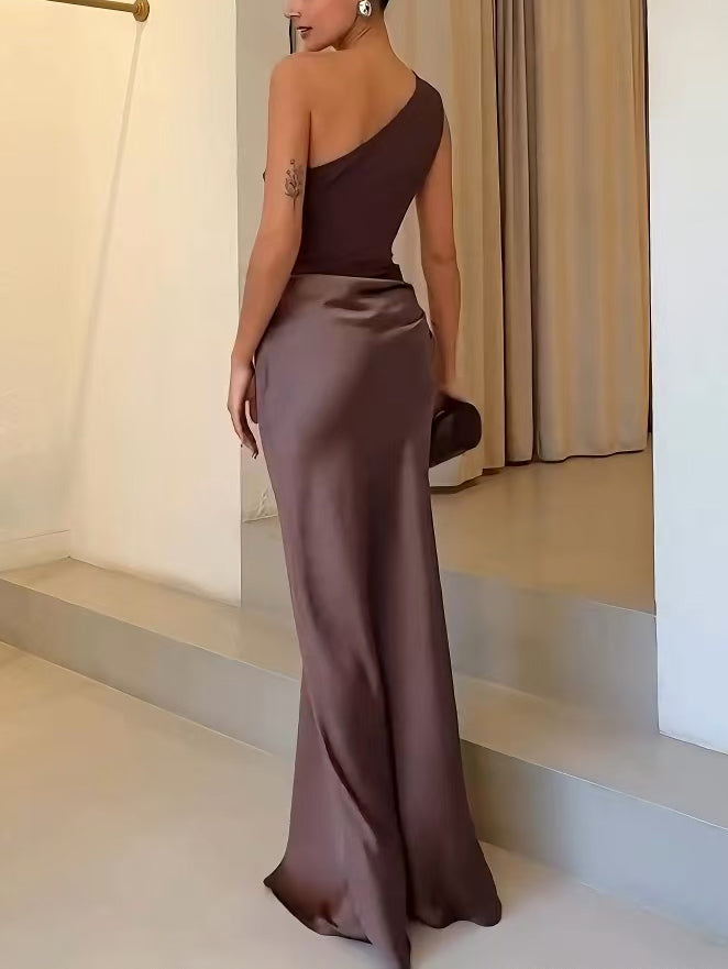 Women's One-Shoulder Pleated Maxi Dress with Asymmetric Neckline 3