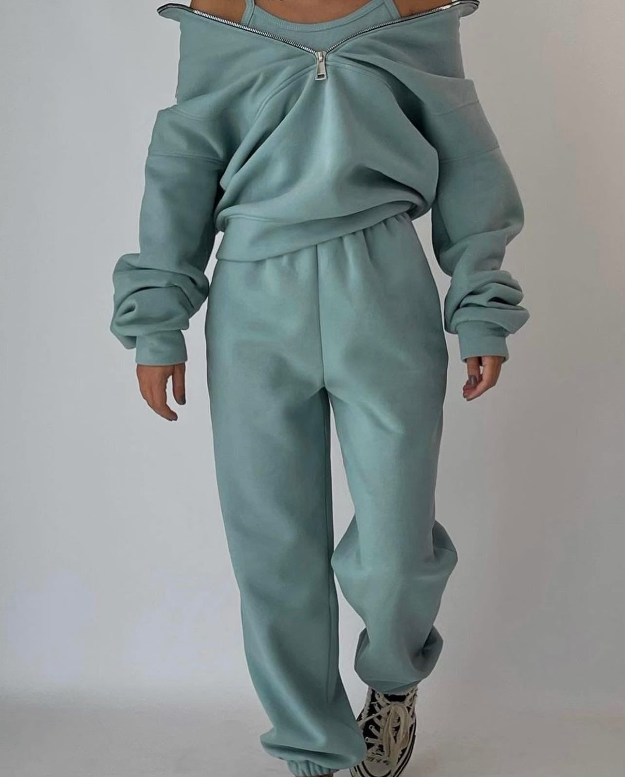 Women's Oversized Two-Piece Set with Half-Zip Pullover and High-Waisted Joggers 4