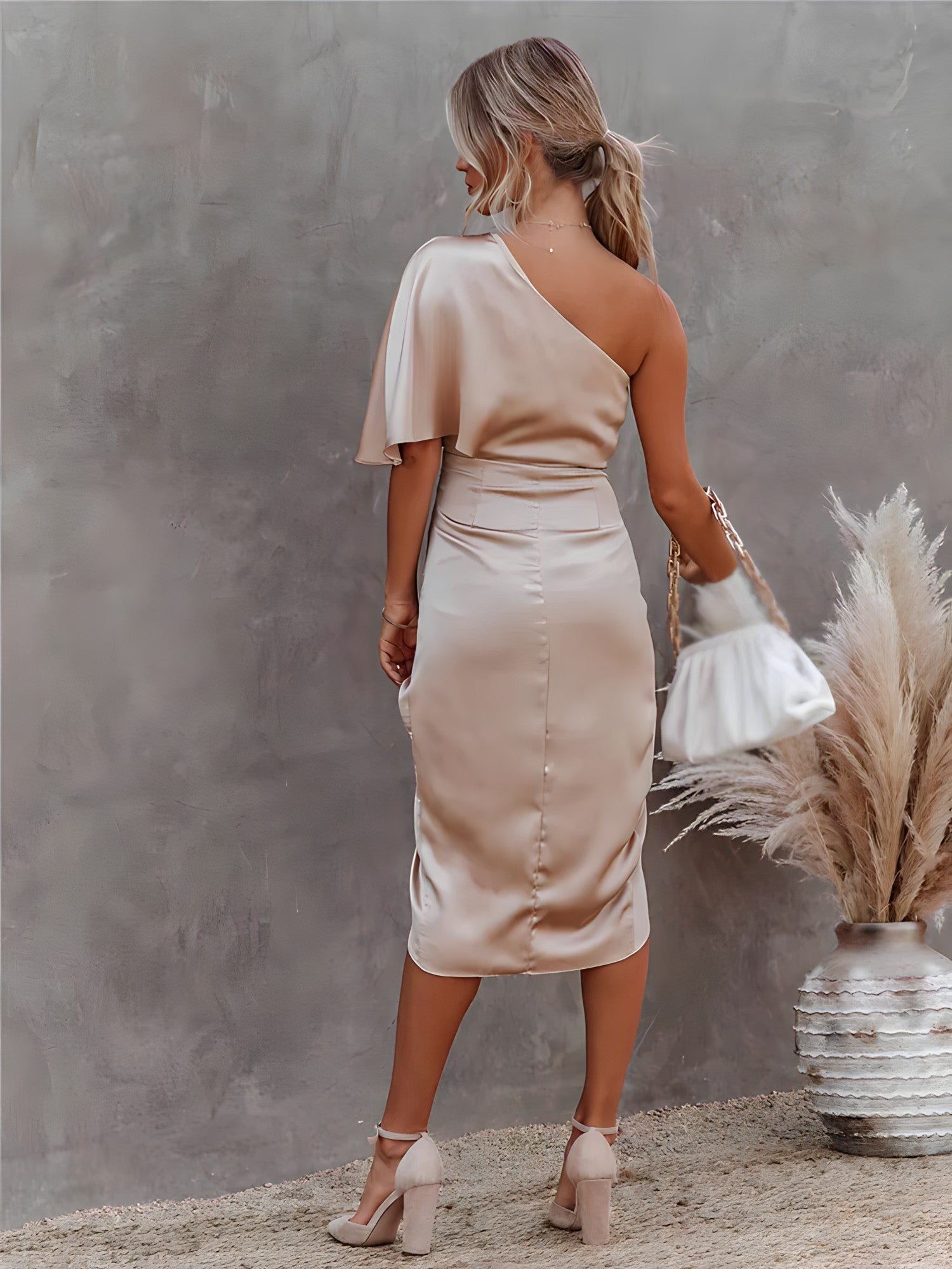 Women's Sleeveless Cocktail Sundress with Flowing Skirt 12