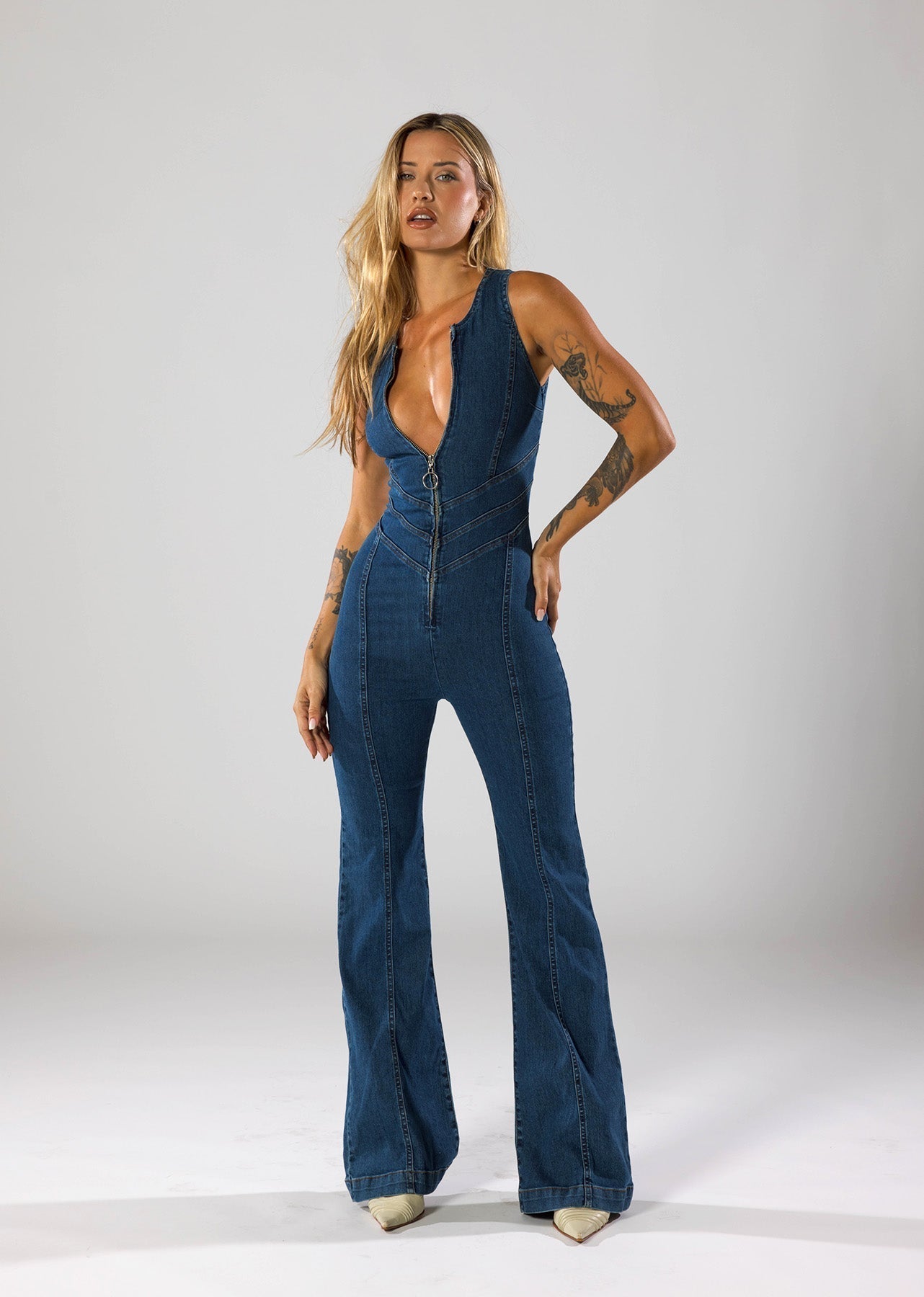 Women's Sleeveless Denim Jumpsuit with Heart-Shaped Plunge Neckline 4