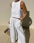 Women's Sleeveless Linen Crop Top and Wide-Leg Capri Pants Set 1