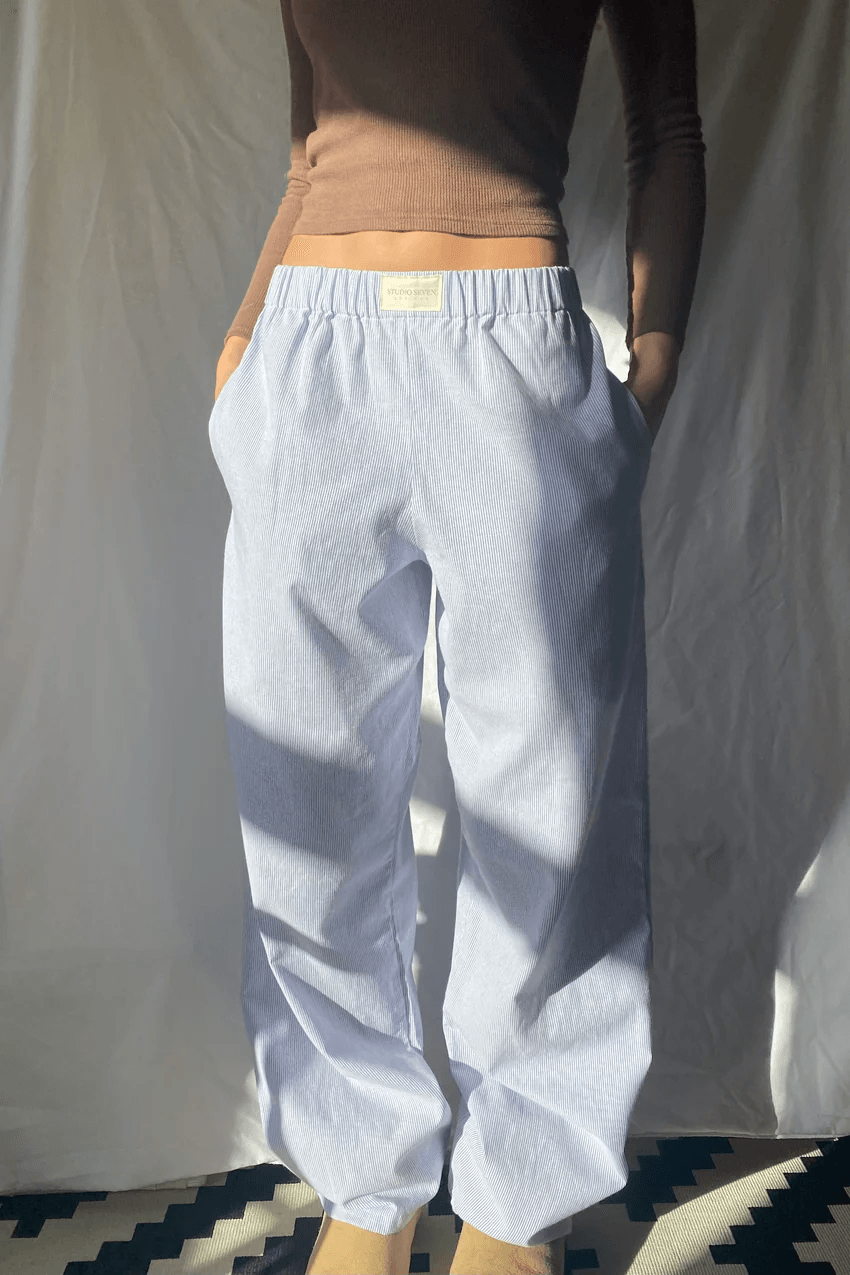 Women's Straight Leg Trousers with Elastic Waistband and Side Pockets 1