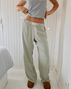 Women's Straight Leg Trousers with Elastic Waistband and Side Pockets 4