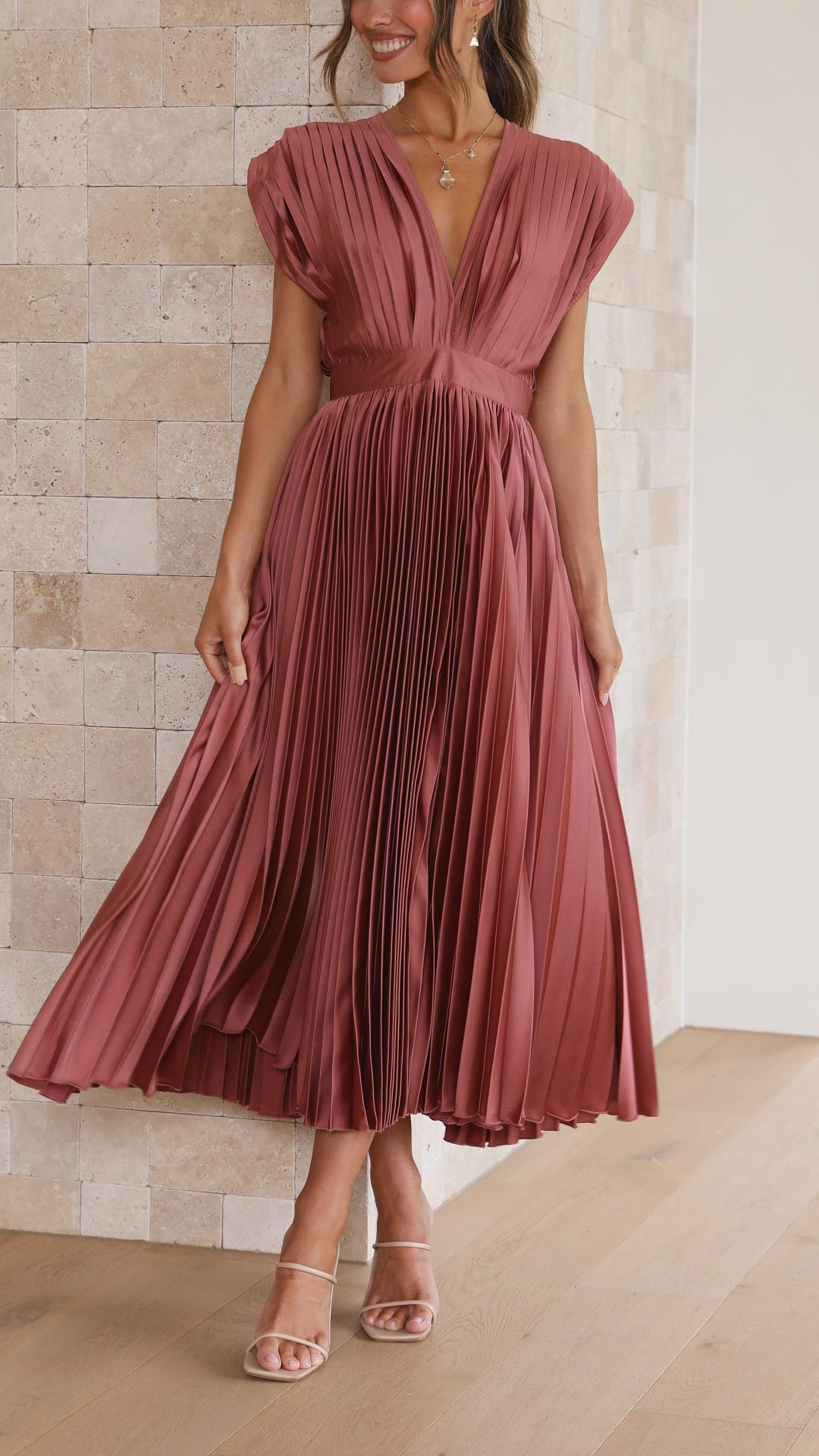 Women's V-Neck Sleeveless Pleated Maxi Dress with High Waist 3