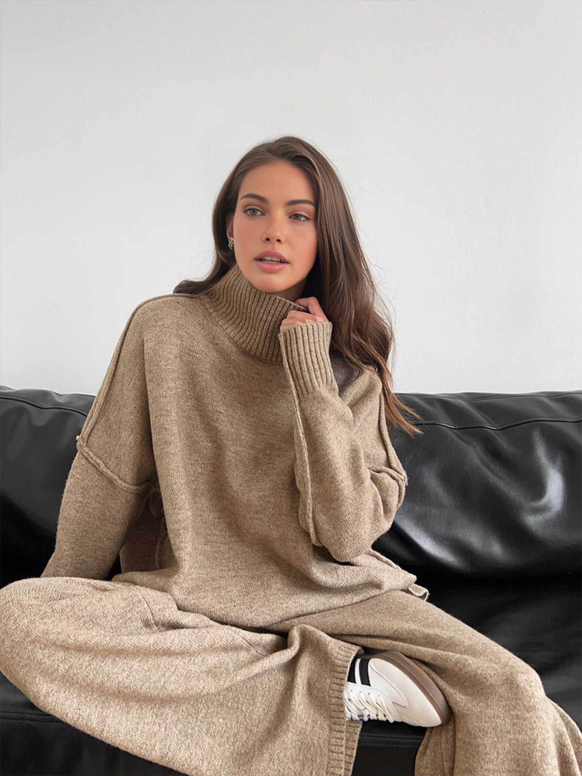 Women’s Soft Knit Lounge Set with Relaxed Top and Wide-Leg Pants 4