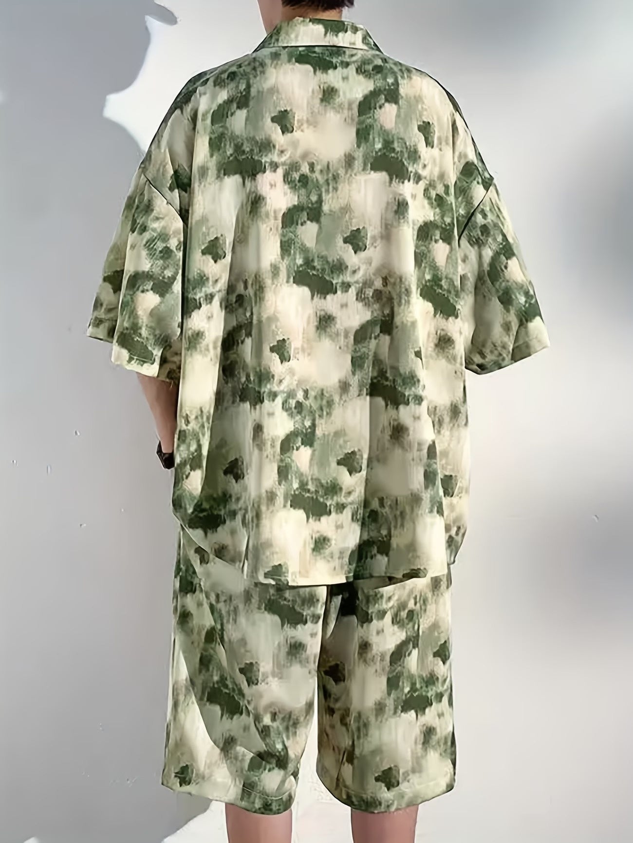 Men’s Abstract Print Two-Piece Set