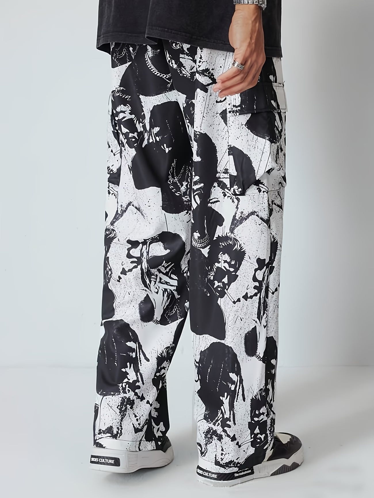 Men’s Cargo Pants with High-Contrast Print